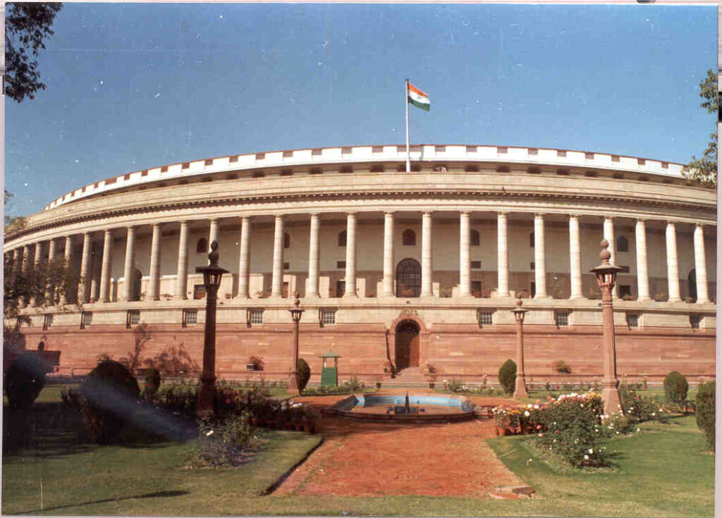 ಭಾರತದ ಸಂಸತ್ ಭವನ — IndiaAI Mission ಮತ್ತು AI ಕಾನೂನಿನ ಸಂಕೇತ
