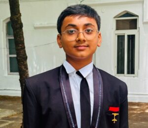 ಮಾಲೂರಿನ ಪ್ರಣವ್ ಸಿ ಗೌಡ World Book of Records ಪ್ರಮಾಣಪತ್ರ ಹಿಡಿದ ಚಿತ್ರ – Pranav C Gowda World Record